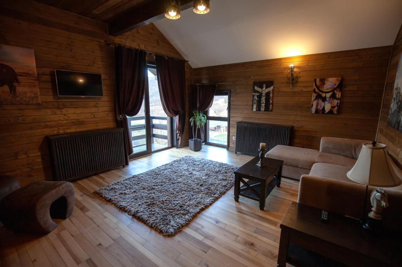 Maggie'S Ranch 호텔 Rîşnov 외부 사진