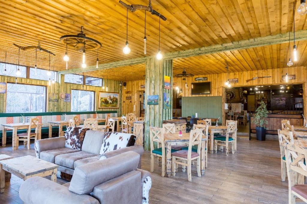 Maggie'S Ranch 호텔 Rîşnov 외부 사진