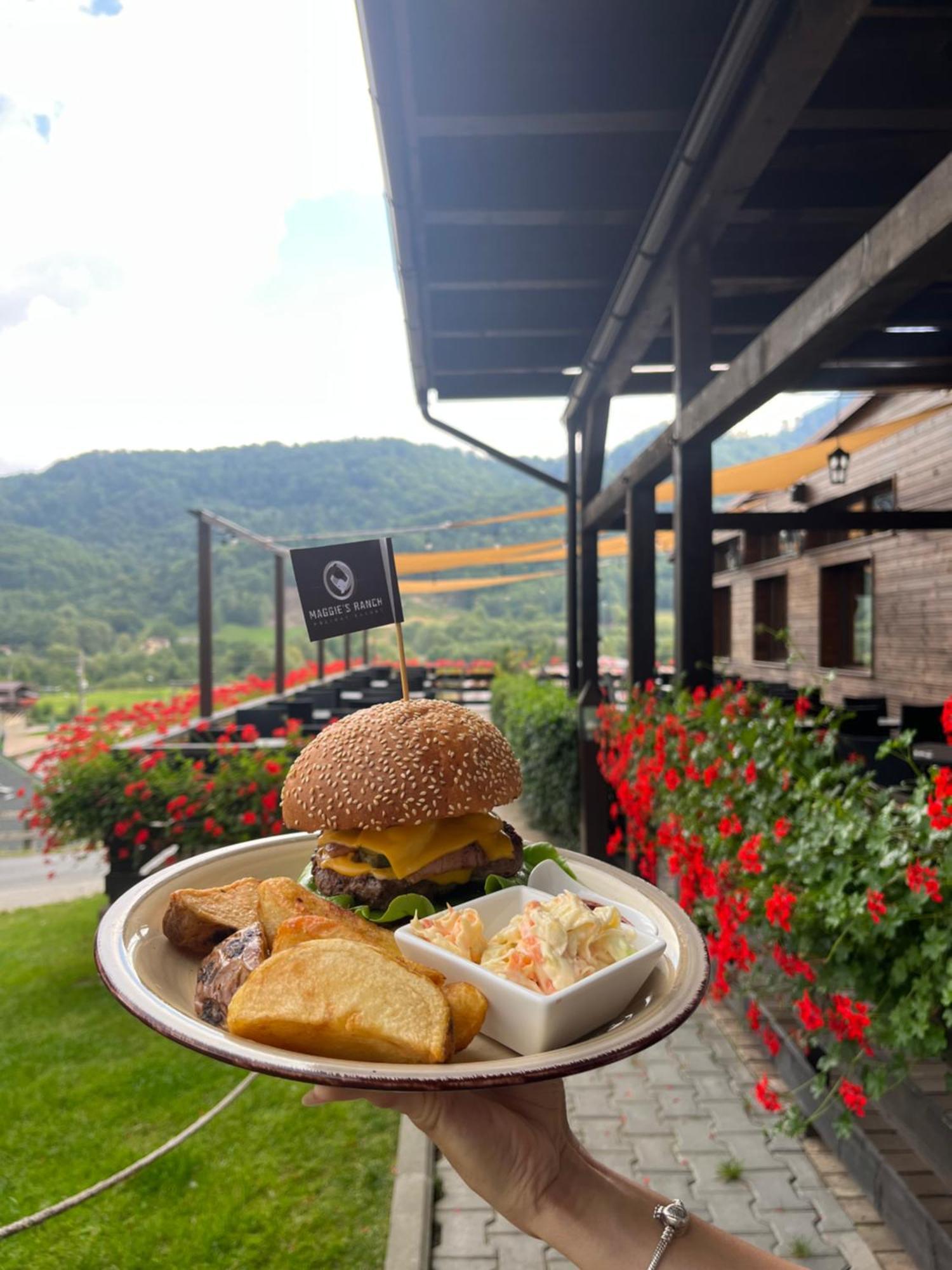 Maggie'S Ranch 호텔 Rîşnov 외부 사진
