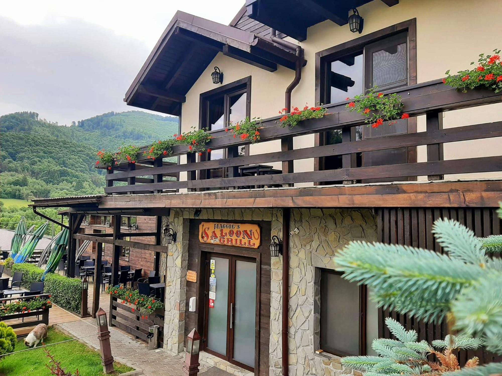 Maggie'S Ranch 호텔 Rîşnov 외부 사진