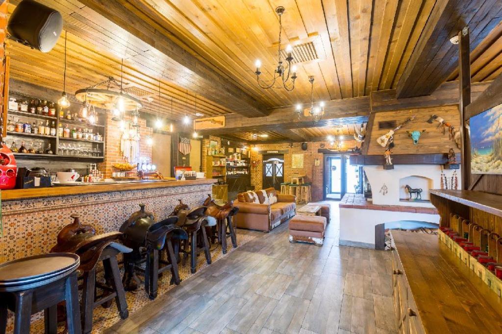 Maggie'S Ranch 호텔 Rîşnov 외부 사진