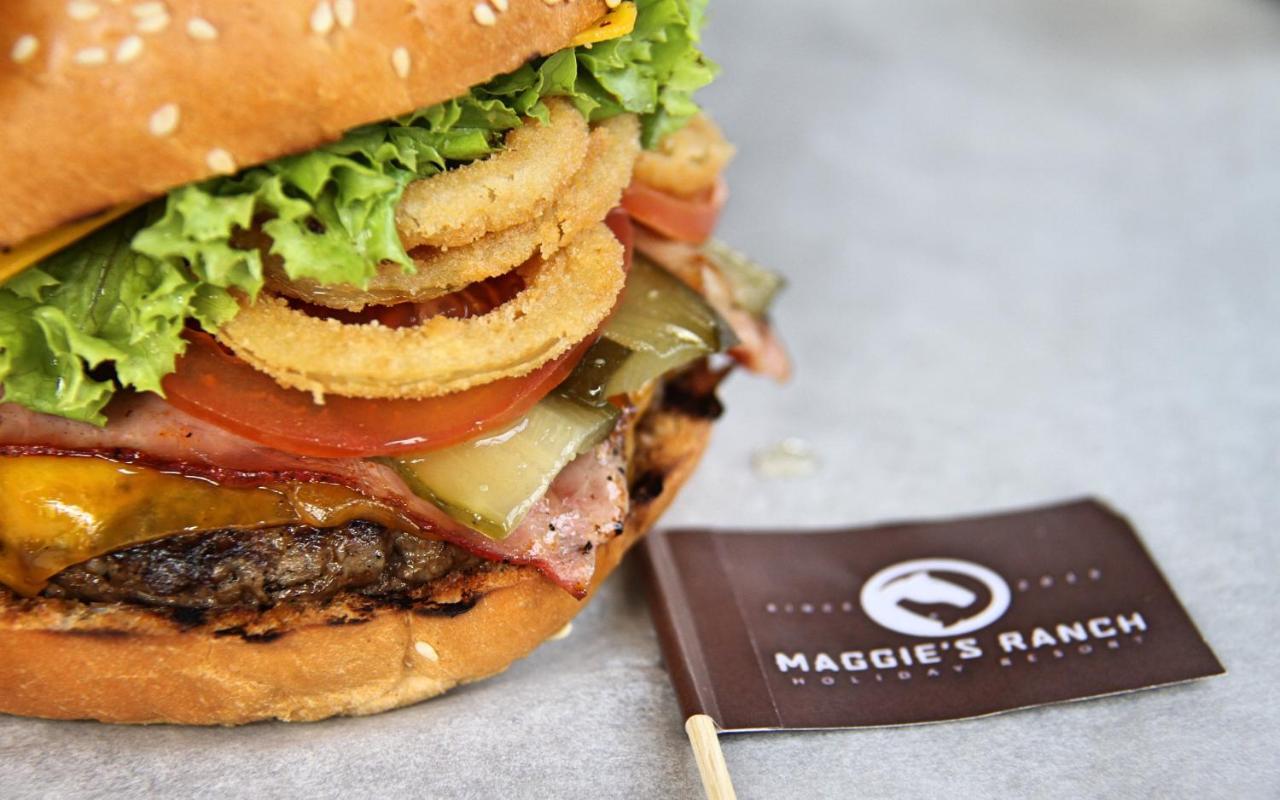 Maggie'S Ranch 호텔 Rîşnov 외부 사진